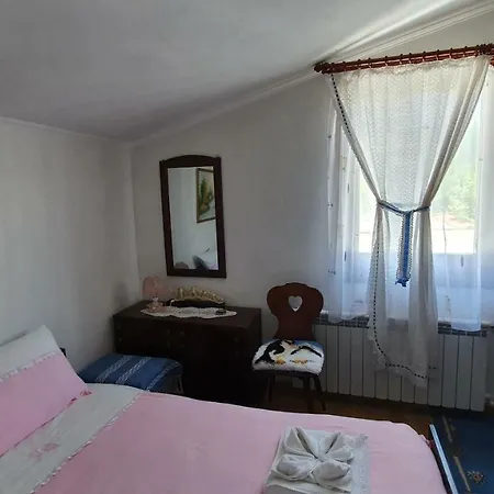 солакови ** Guest house Devin