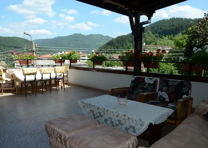 солакови ** デヴィン